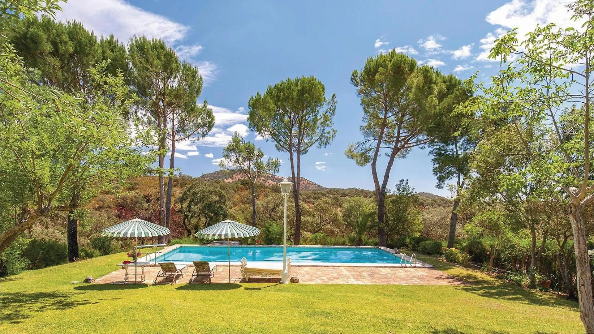 3 Bedroom Nice Home In Higuera De La Sierra 0*, 伊格拉德拉谢拉 西班牙